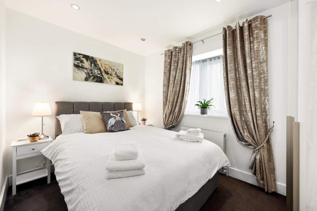 Apartamento West End - Sleeps 5 - Amazing Location Londres Exterior foto